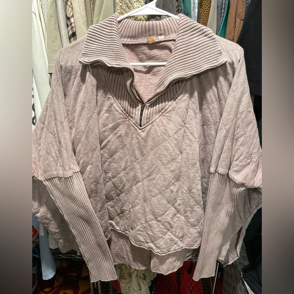 Free people one Shiloh pullover in lilac size small